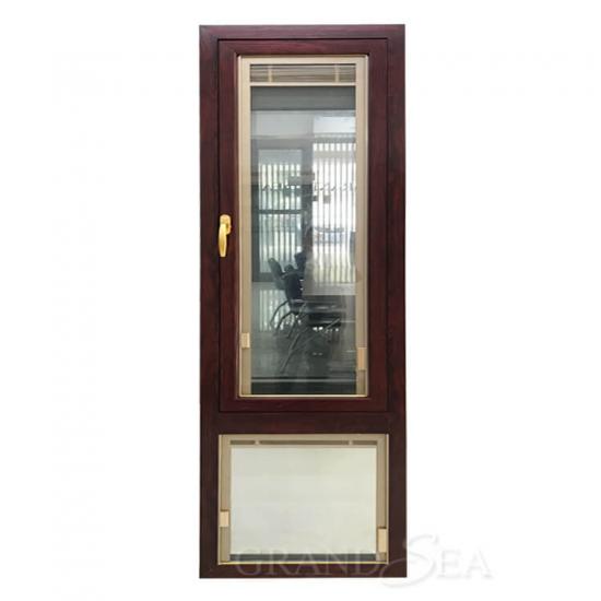 casement window with blinds