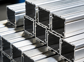 Vantagens das portas de liga de alumínio em projetos de construção de residências tipo villa